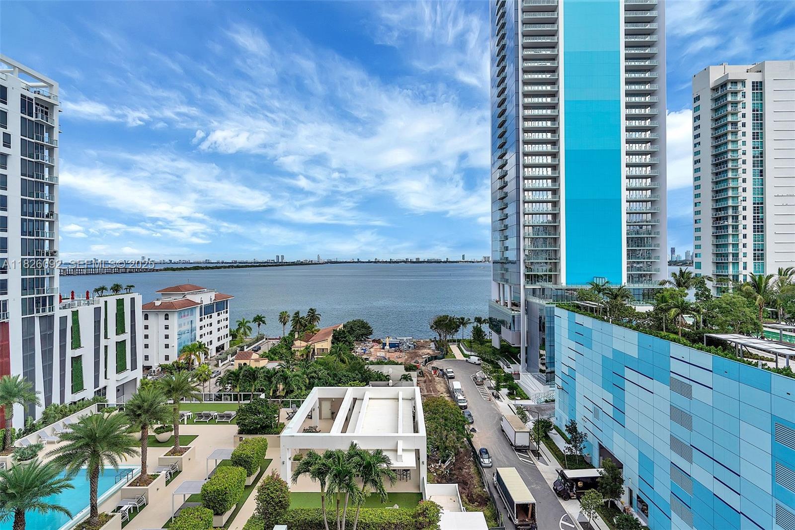 BAY HOUSE MIAMI CONDO - Residential