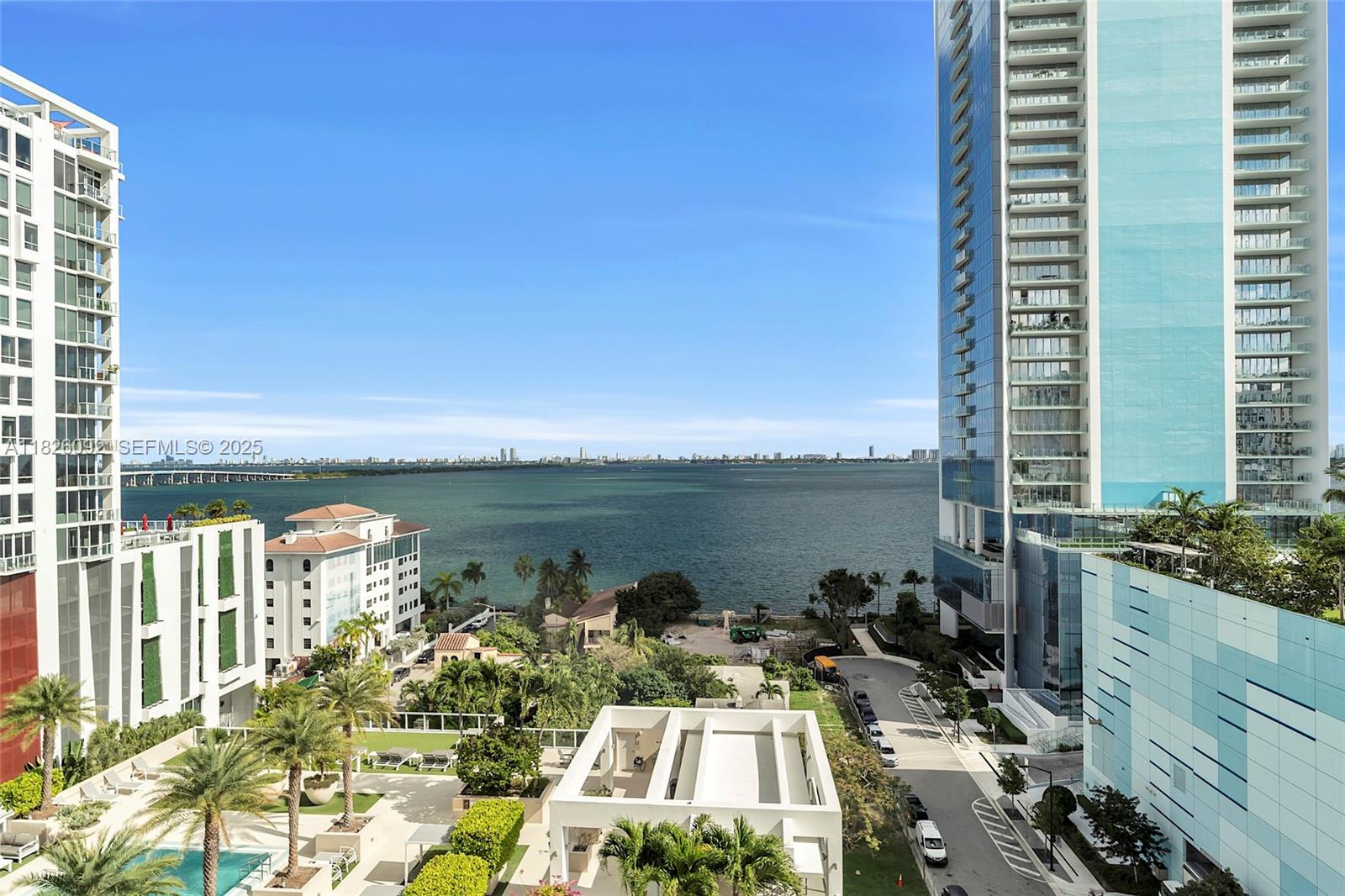 BAY HOUSE MIAMI CONDO - Residential