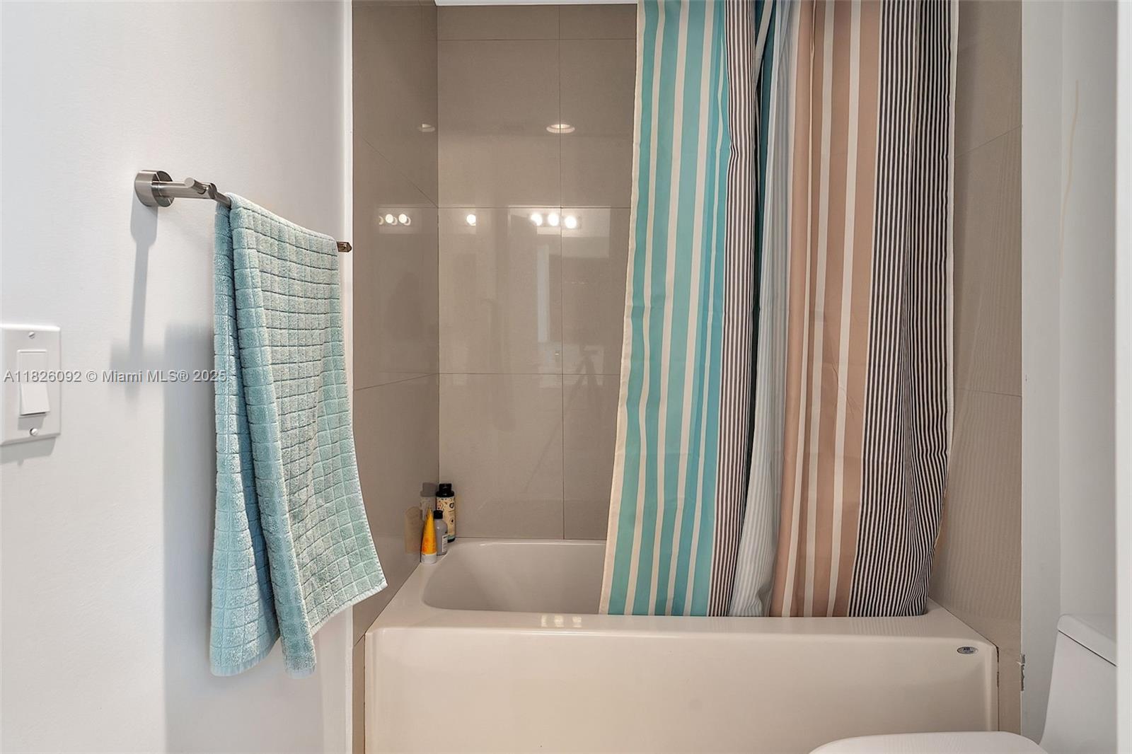 BAY HOUSE MIAMI CONDO - Residential