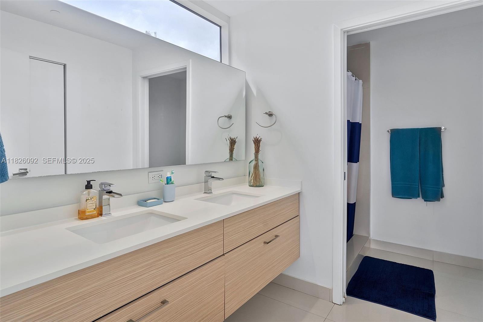 BAY HOUSE MIAMI CONDO - Residential