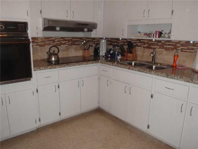 LLOYD ESTATES ADD RESUB B - Residential Lease