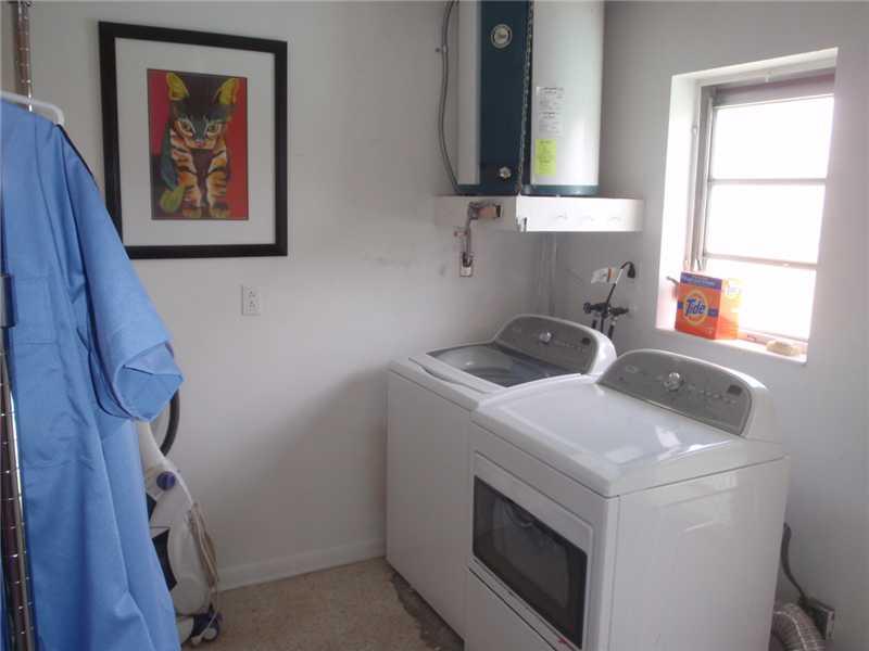 LLOYD ESTATES ADD RESUB B - Residential Lease