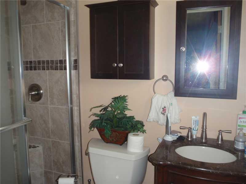 LLOYD ESTATES ADD RESUB B - Residential Lease