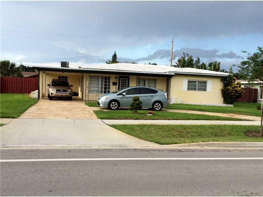 BRIGHT AND SPACIOUS, 3 B3DROOM, 2 BATH POOL HOME, UPDATED BATHROOMS, GRANITE COUNTER-TPO IN KITCHEN, NEW AIR CONDITIONING (2015), THE LAWN HAS A WELL FOR SPRINKLER SYSTEM, FENCED BACKYARD, CIRCULAR DRIVEWAY, CENTRAL LOCATION WITH EASY ACCESS TO MAJOR ROAD WAYS. TENANT PAYS ALL UTILITIES INCLUDING LAWN AND POOL SERVICE. CREDIT CHECK, REFERENCES FROM PREVIOUS LANDLORD, CRIMINAL BACKGROUND CHECK. NEED COPY OF DRIVERS LICENSE.  NO OFFER WITHOUT FIRST, LAST MONTH AND SECURITY.  ADDITIONAL PET SECURITY.