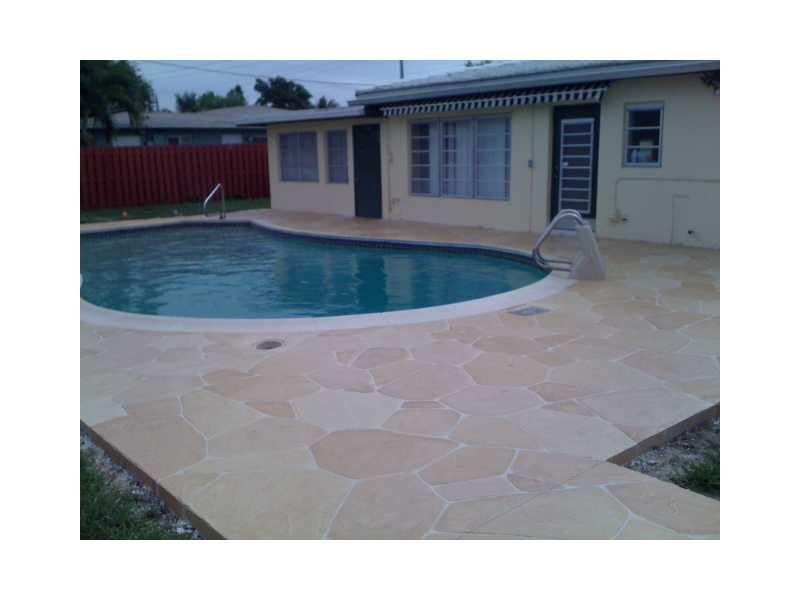 LLOYD ESTATES ADD RESUB B - Residential Lease