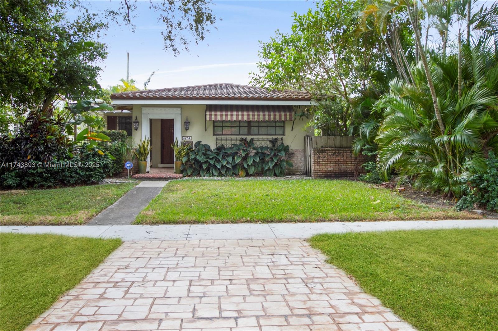 Rental Property at 574 Ne 102nd St, Miami Shores, Miami-Dade County, Florida - Bedrooms: 3 
Bathrooms: 2  - $5,300 MO.