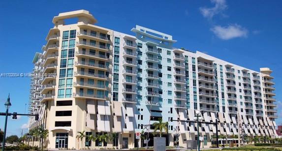 HOLLYWOOD STATION RES CON - Residential