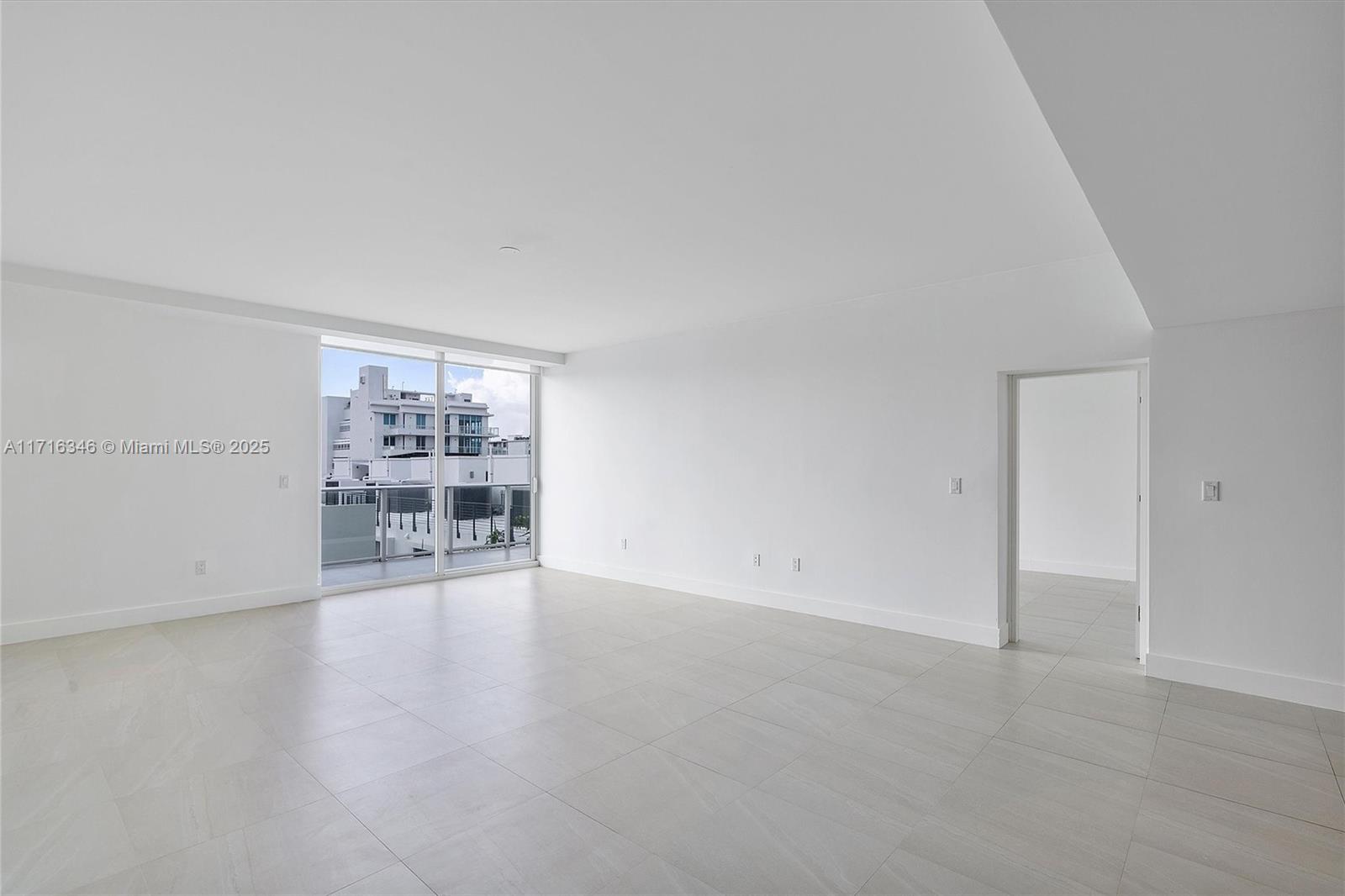 LE JARDIN HOUSE CONDO - Residential
