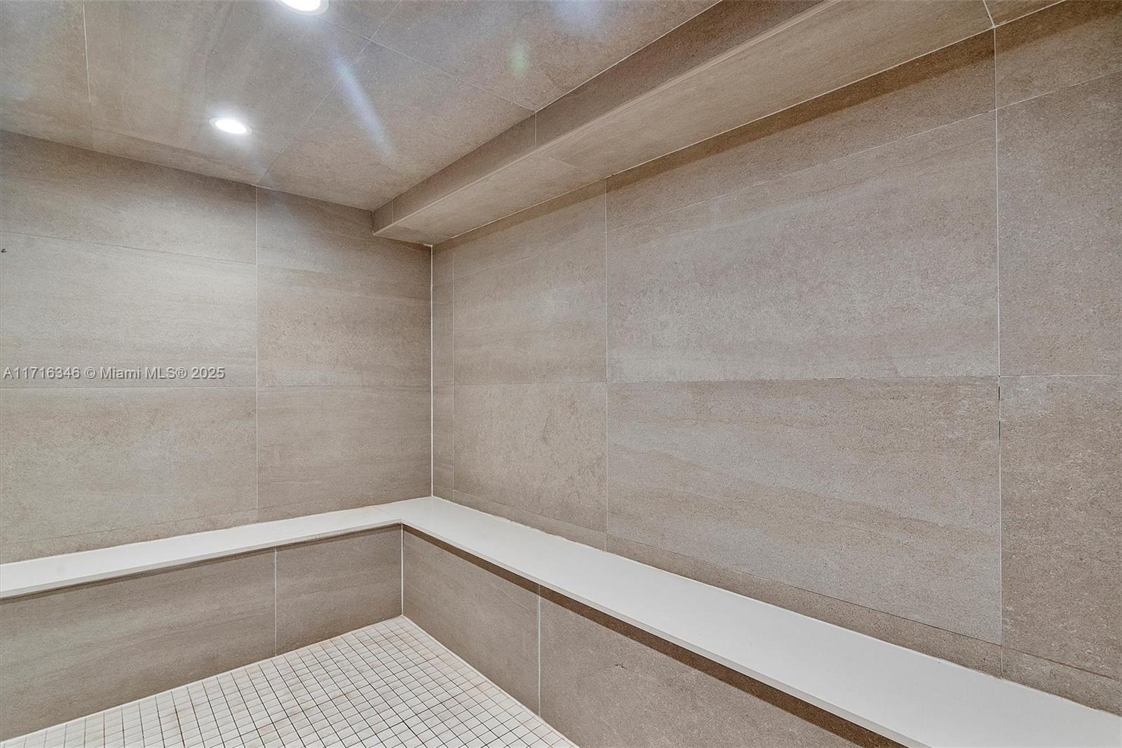 LE JARDIN HOUSE CONDO - Residential