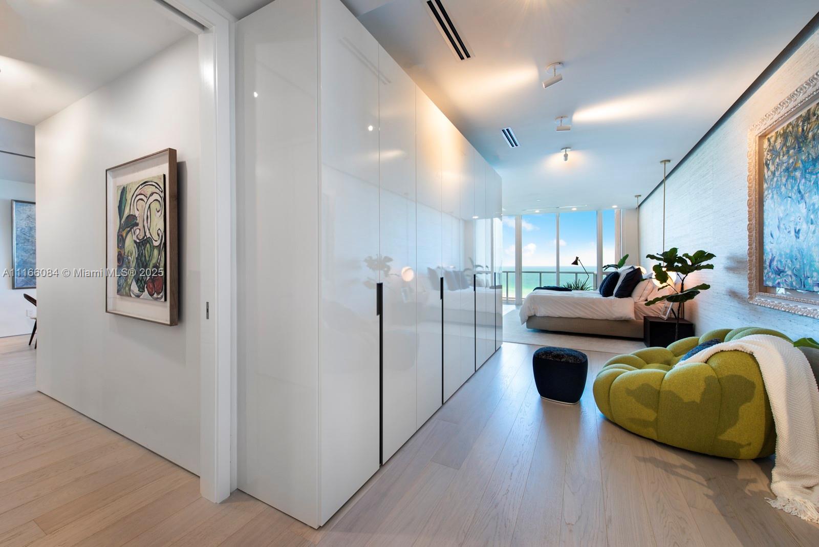 CONTINUUM ON SOUTH BEACH - Residential