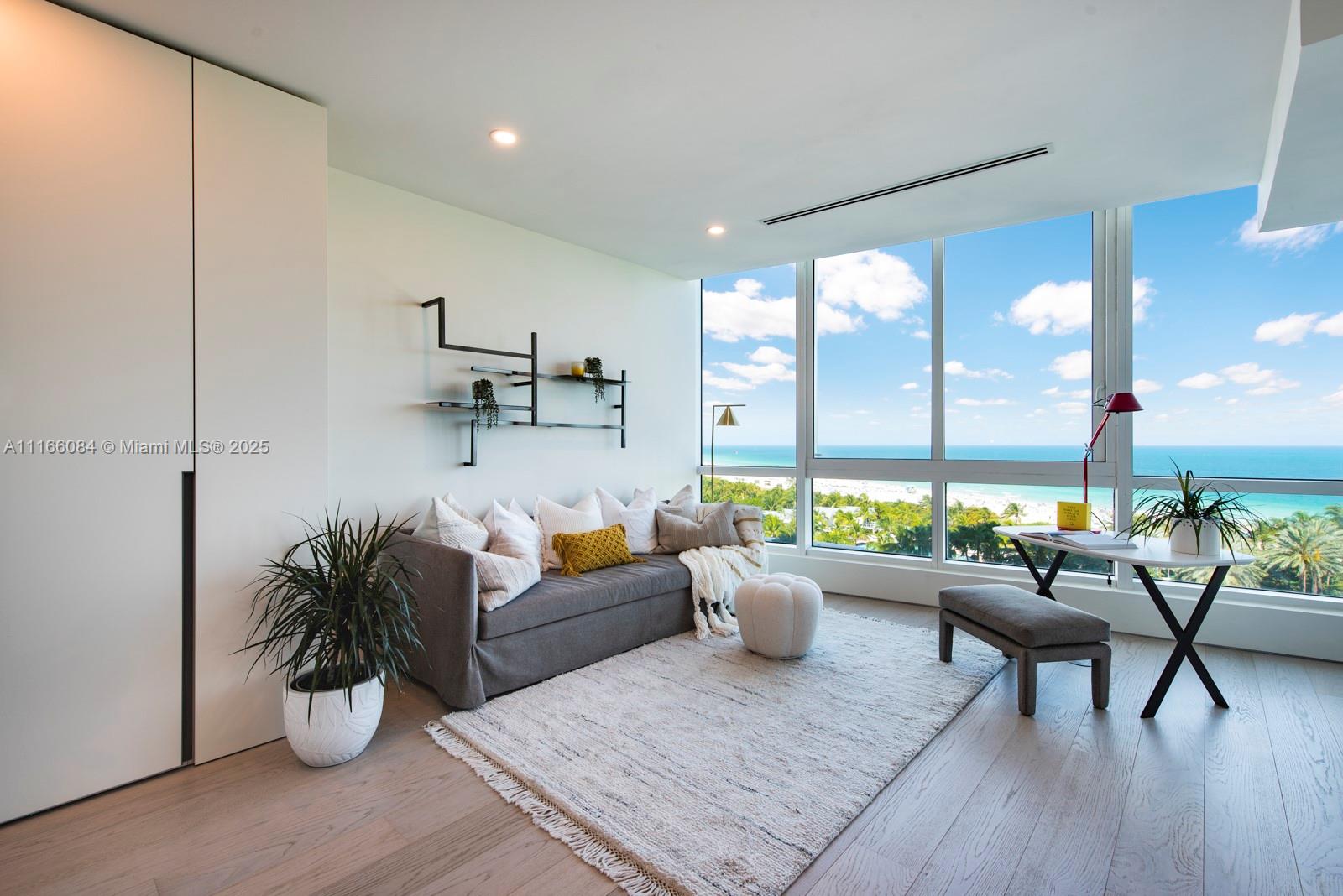 CONTINUUM ON SOUTH BEACH - Residential