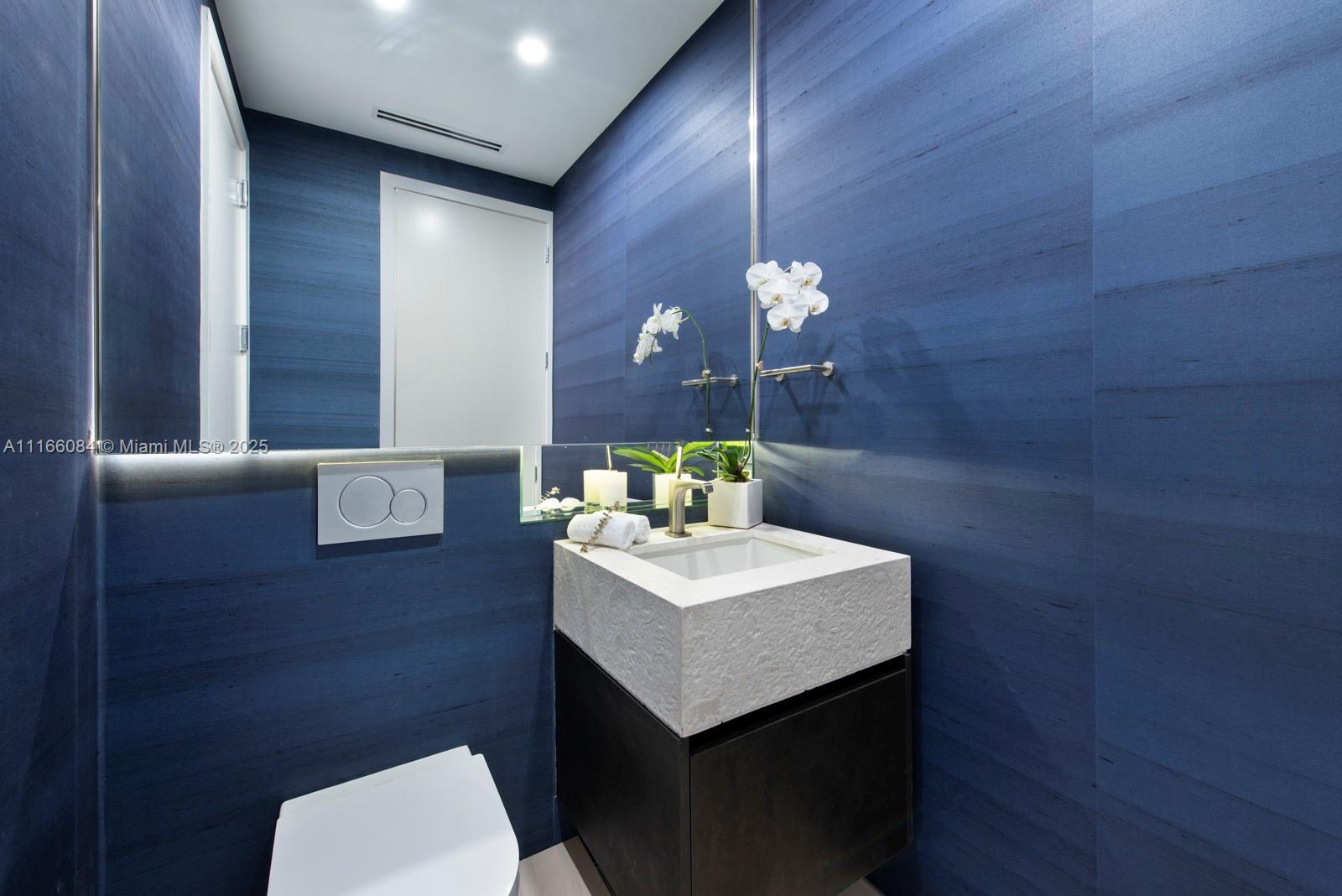 CONTINUUM ON SOUTH BEACH - Residential