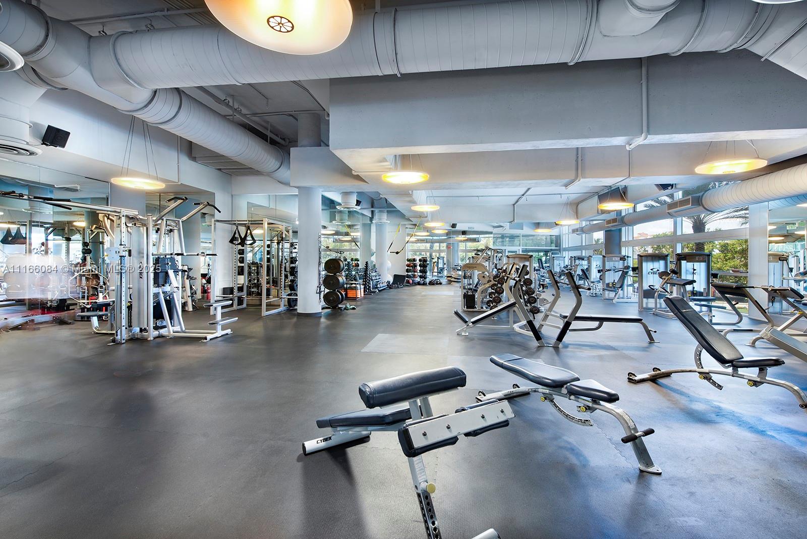 CONTINUUM ON SOUTH BEACH - Residential