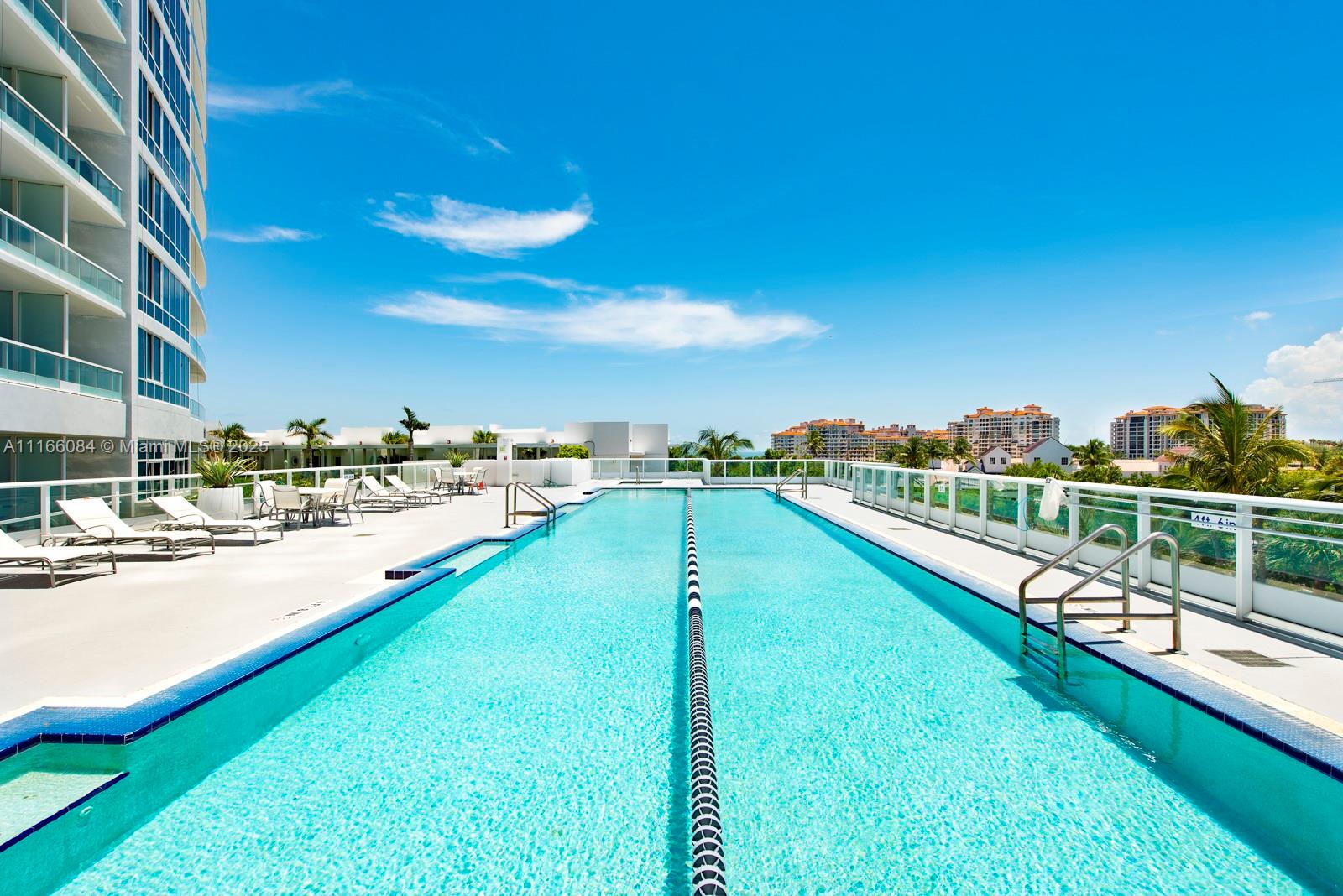 CONTINUUM ON SOUTH BEACH - Residential