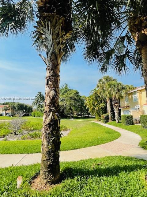 ROYAL WOODS CONDO - Residential