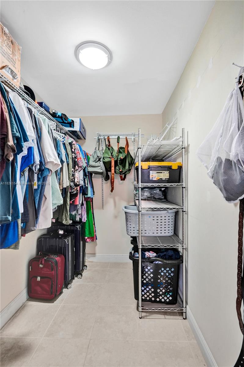 MIRAMAR SEC 5 - Residential