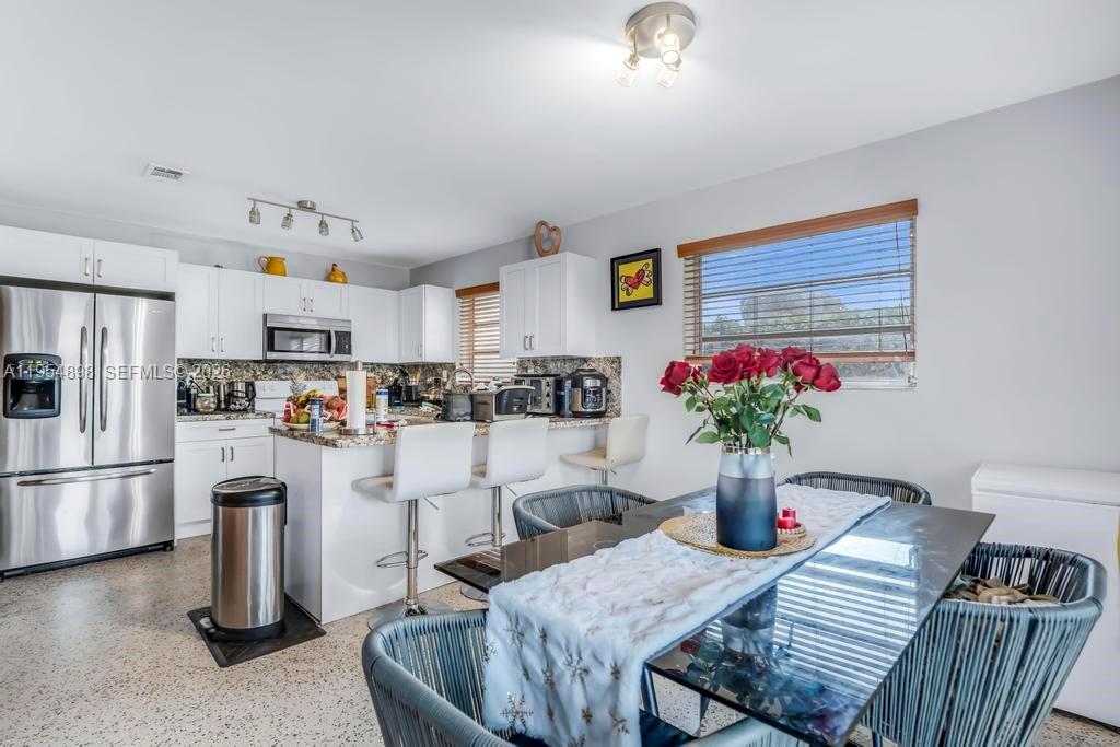 BREEZY ACRES - Residential Income