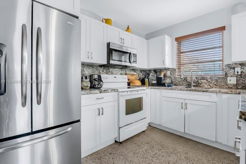 BREEZY ACRES - Residential Income