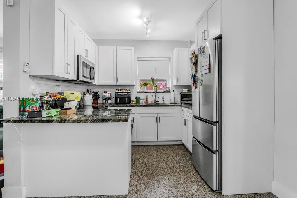 BREEZY ACRES - Residential Income