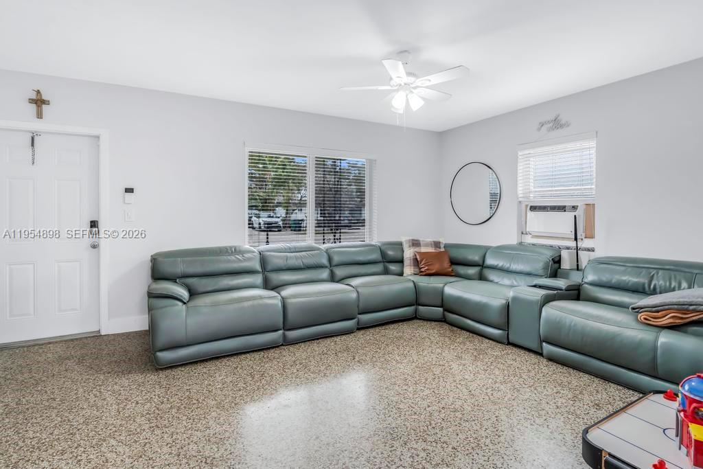 BREEZY ACRES - Residential Income