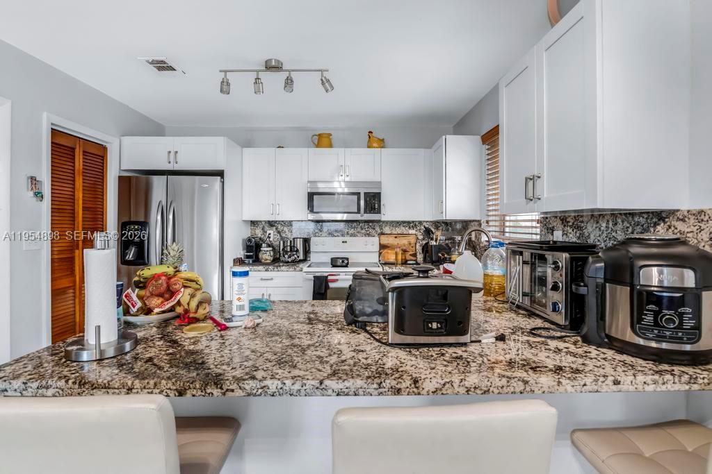 BREEZY ACRES - Residential Income