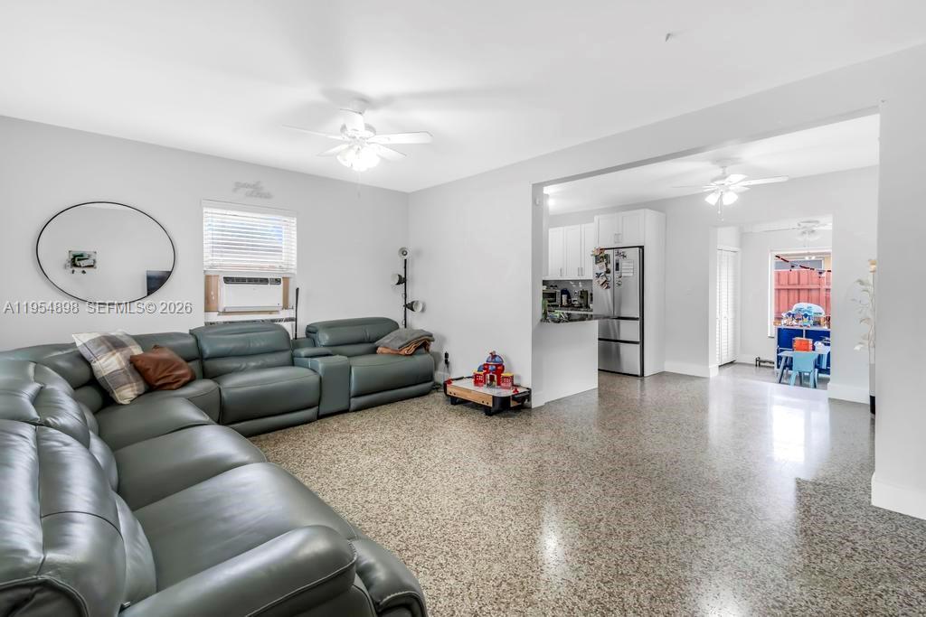 BREEZY ACRES - Residential Income