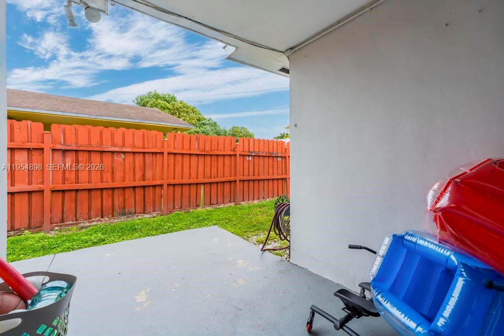 BREEZY ACRES - Residential Income