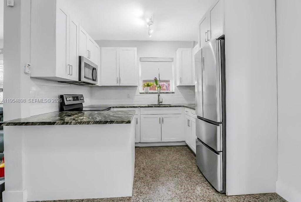 BREEZY ACRES - Residential Income