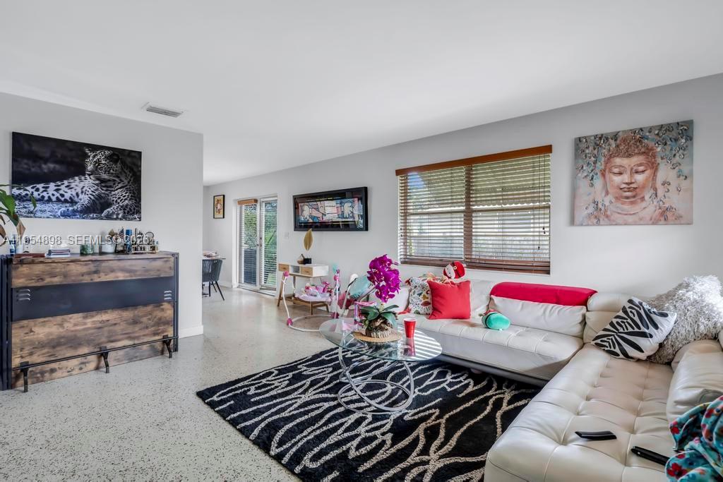 BREEZY ACRES - Residential Income