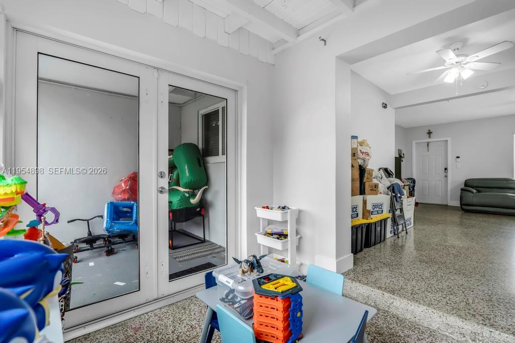 BREEZY ACRES - Residential Income