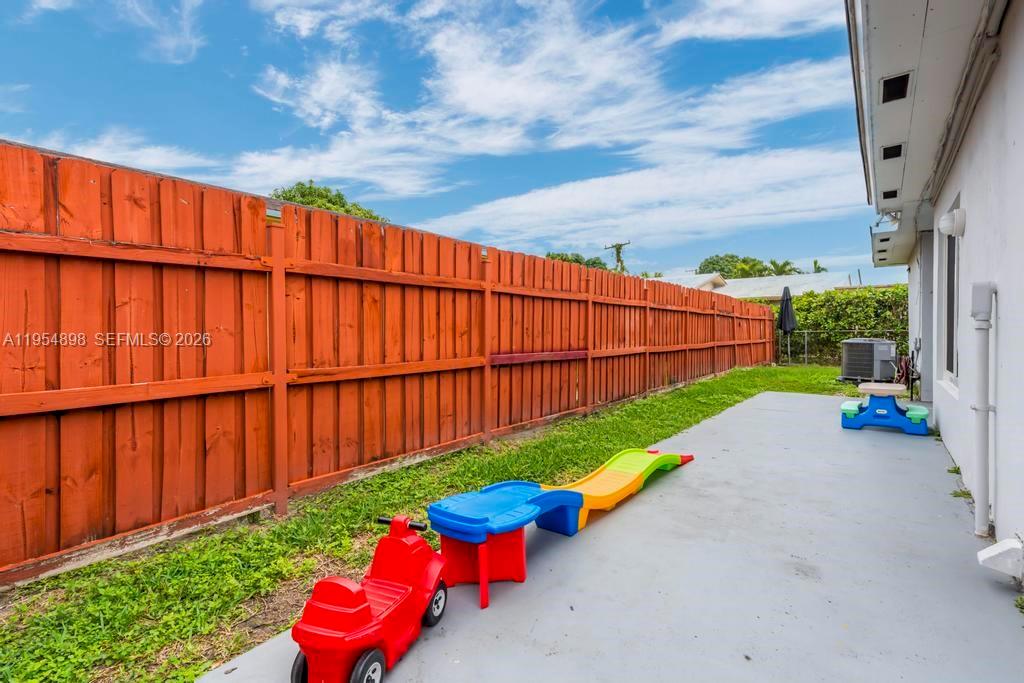 BREEZY ACRES - Residential Income