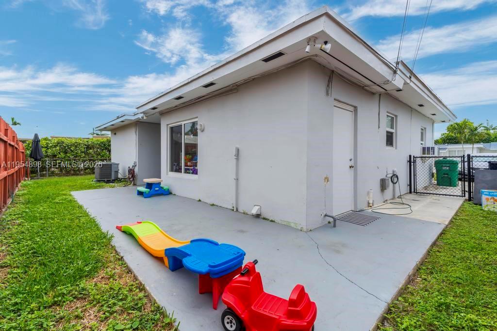 BREEZY ACRES - Residential Income