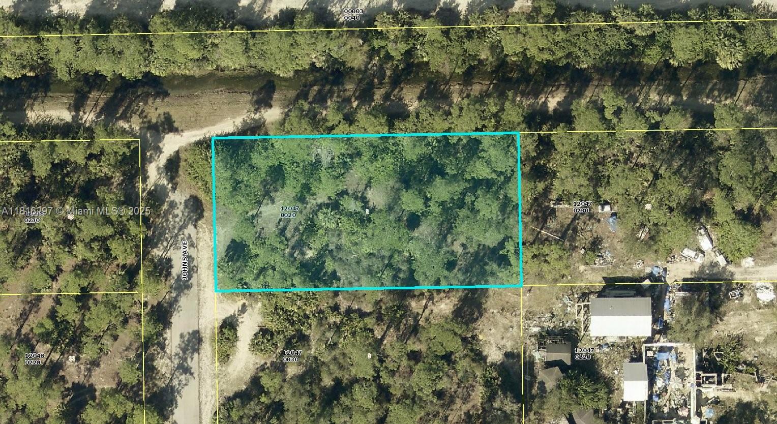 Beautiful vacant lot in prime Lehigh Acres location!!!
Discover this spacious lot nestled in a well-developed and peaceful neighborhood in Lehigh Acres. This is your opportunity to build your dream home from the ground up in one of the area's most desirable communities. Enjoy convenient access to nearby schools, shopping centers, and medical facilities. don't wait-secure your piece of paradise today!