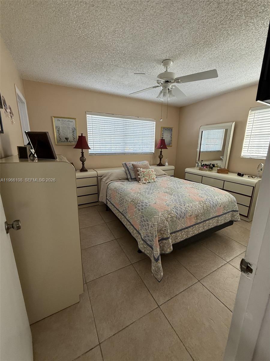 TROPICAL ESTATES - Residential