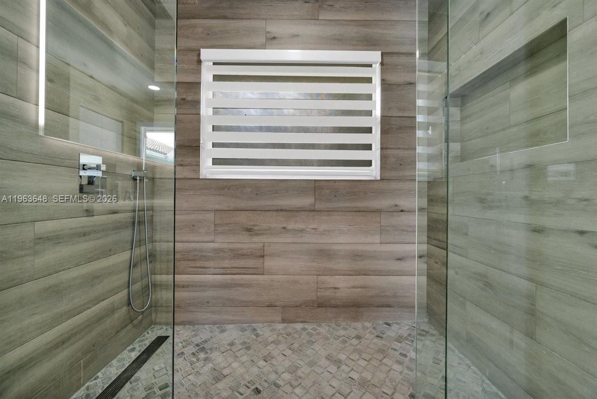 BROOKSIDE - Residential