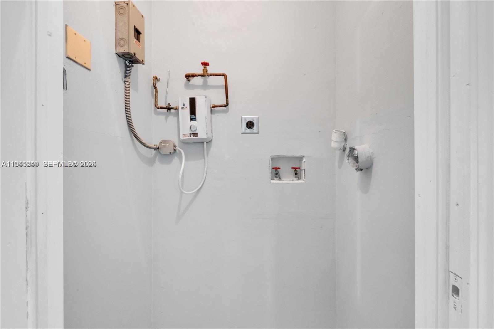 ROSEMONT PARK - Residential Income