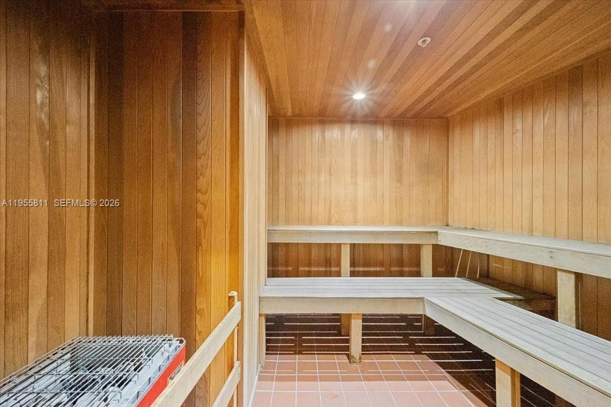 OCEAN PALMS CONDO - Residential