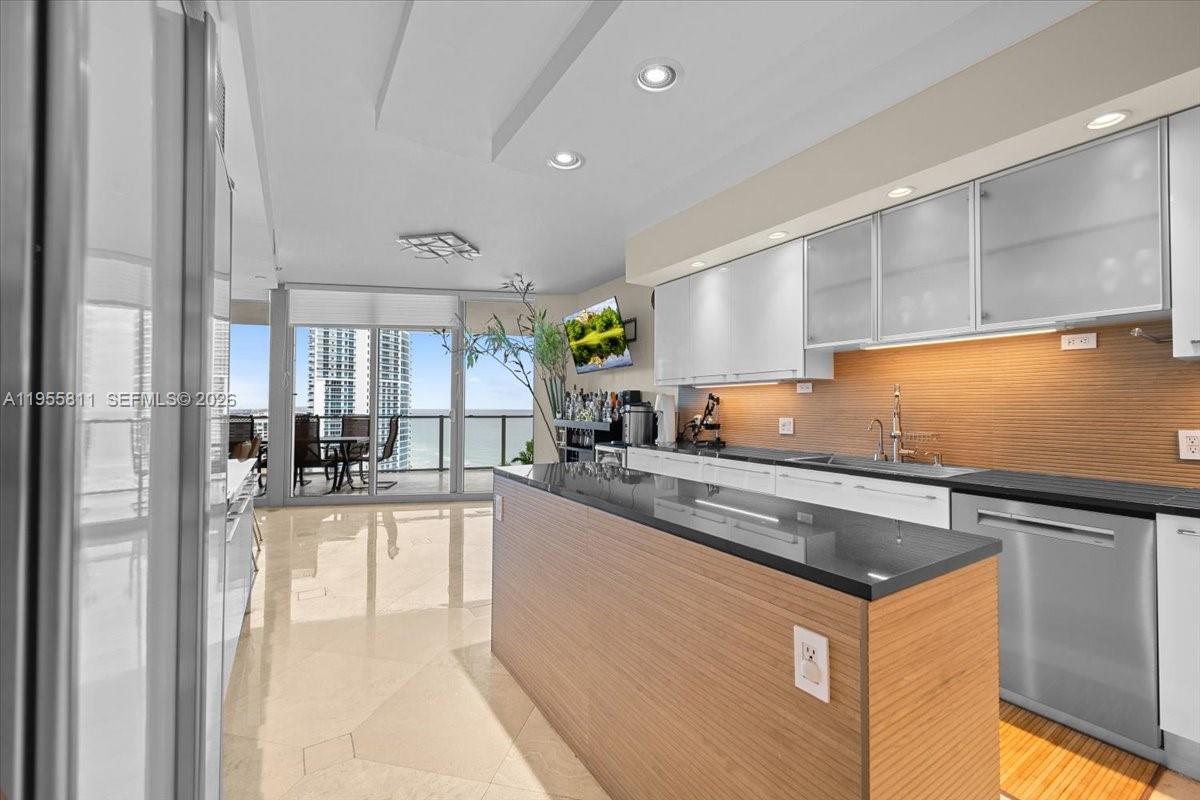 OCEAN PALMS CONDO - Residential