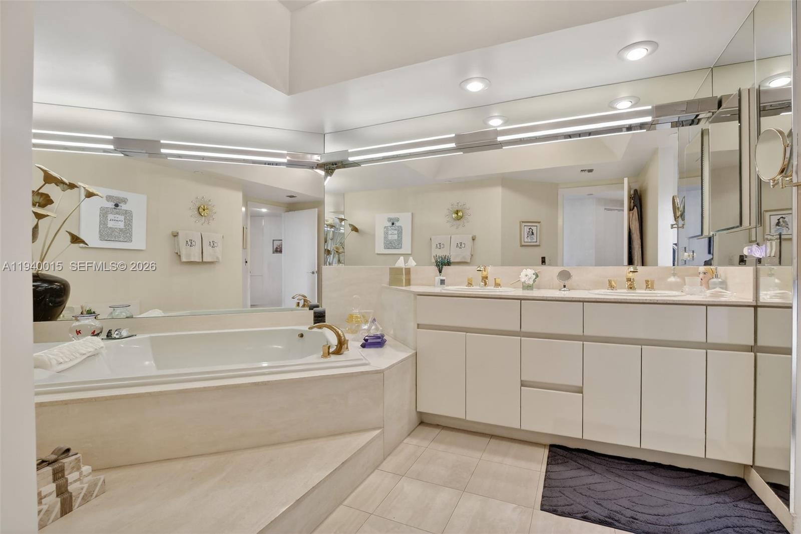 3000 ISL BLVD WILLIAMS IS - Residential