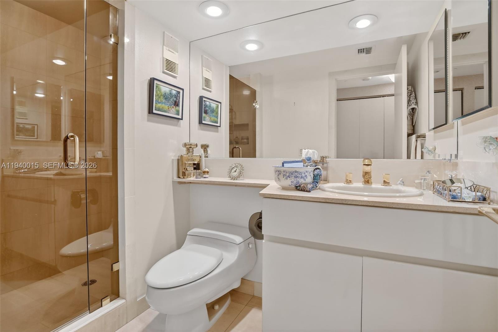 3000 ISL BLVD WILLIAMS IS - Residential