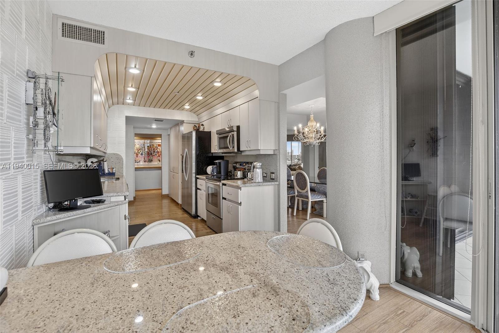 3000 ISL BLVD WILLIAMS IS - Residential