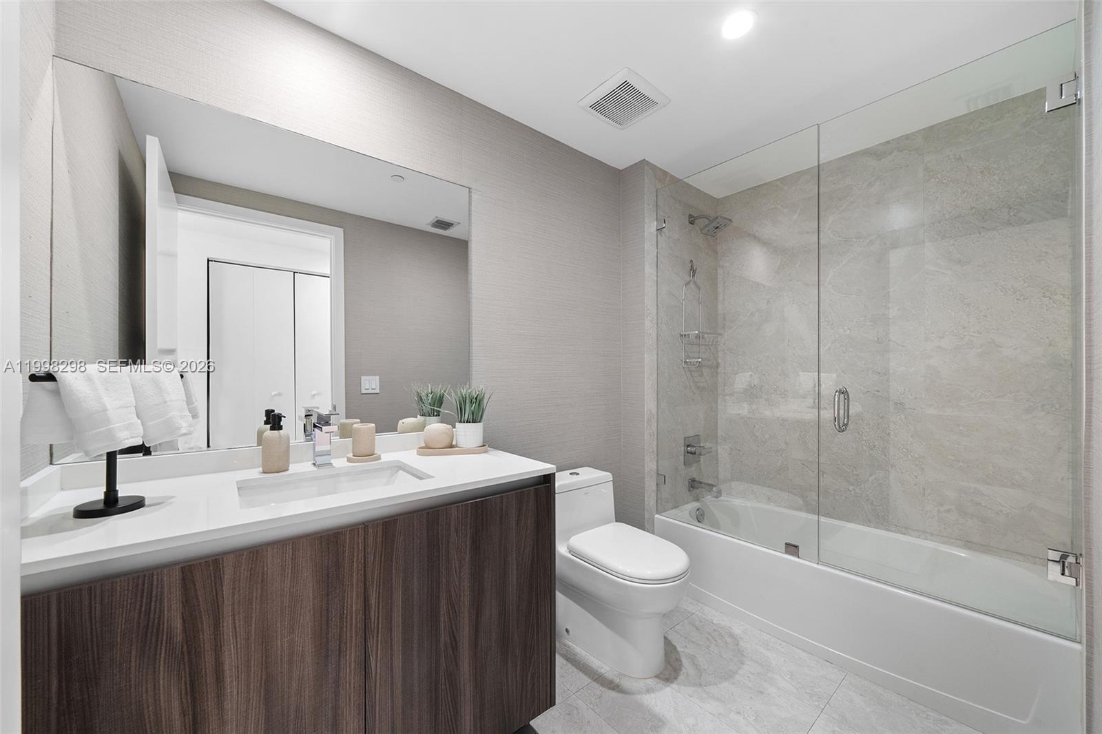 ARIA ON THE BAY CONDO - Residential