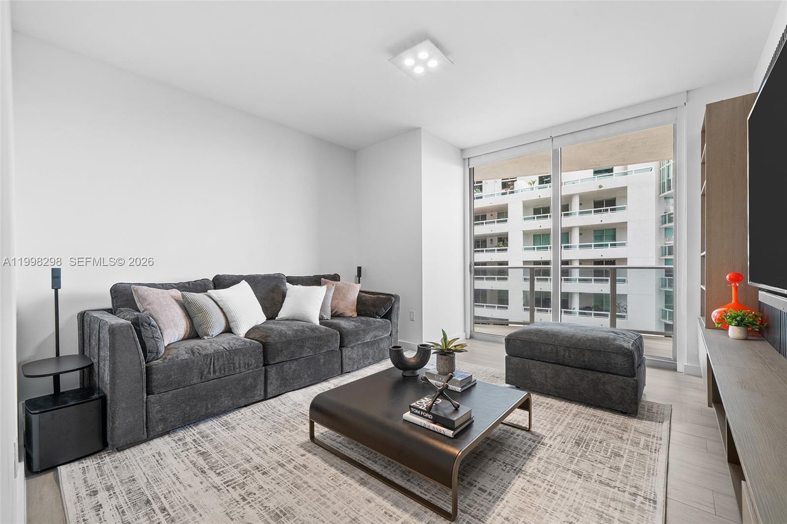 ARIA ON THE BAY CONDO - Residential