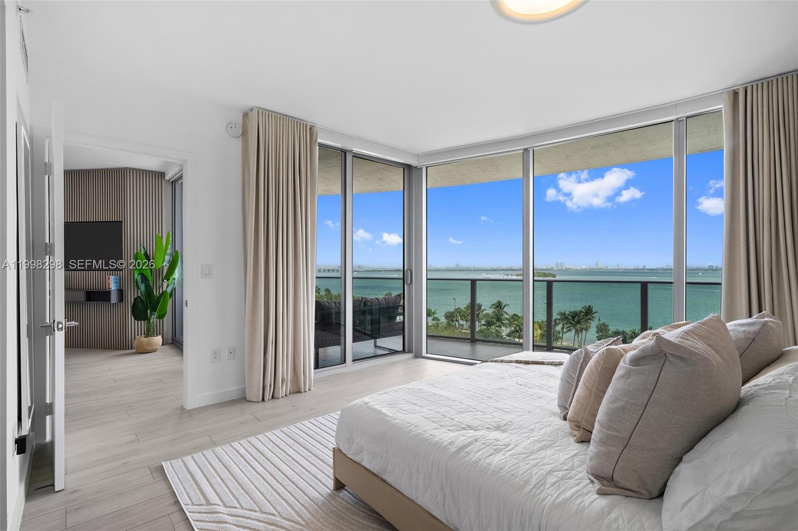 ARIA ON THE BAY CONDO - Residential