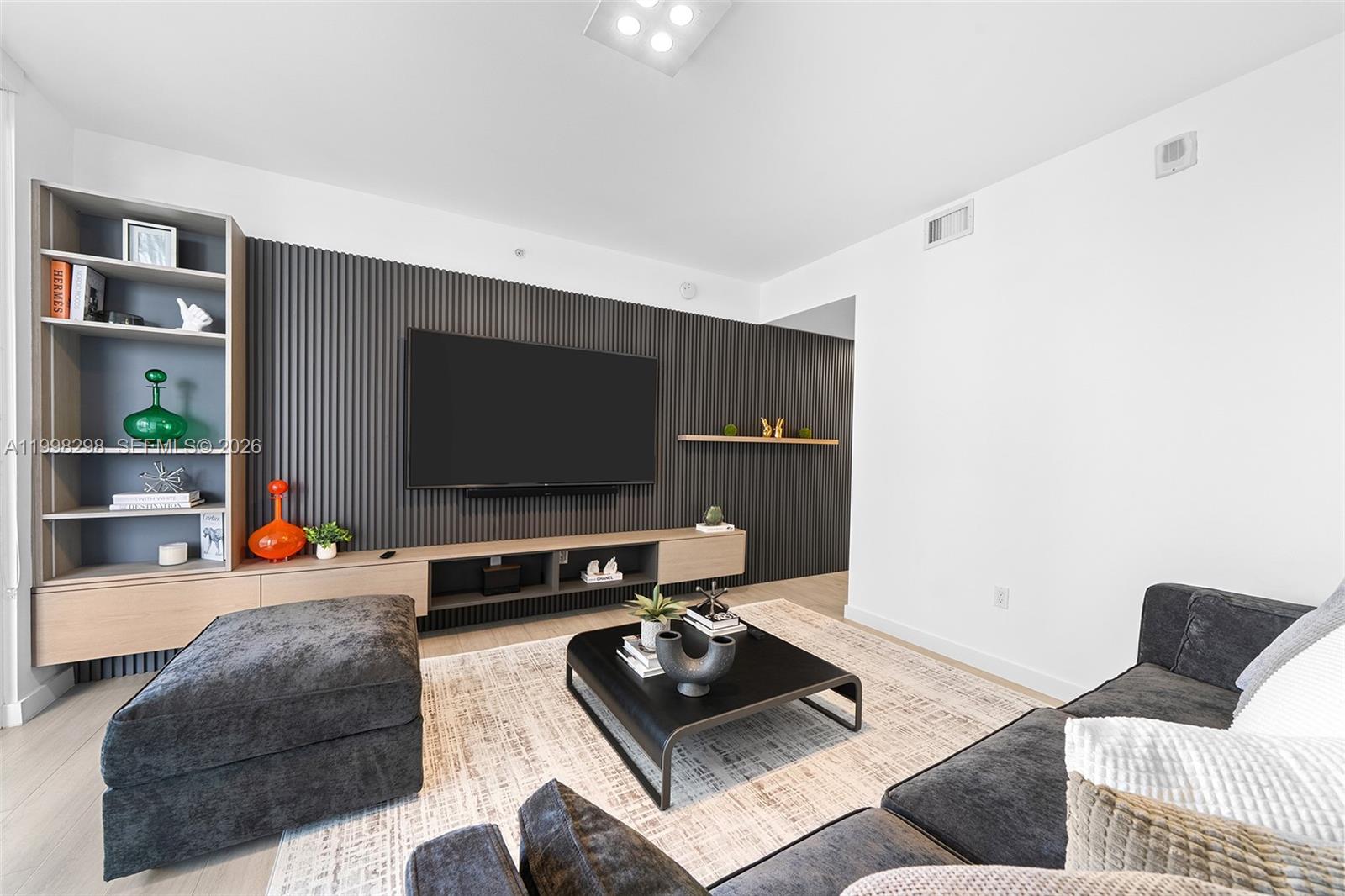 ARIA ON THE BAY CONDO - Residential