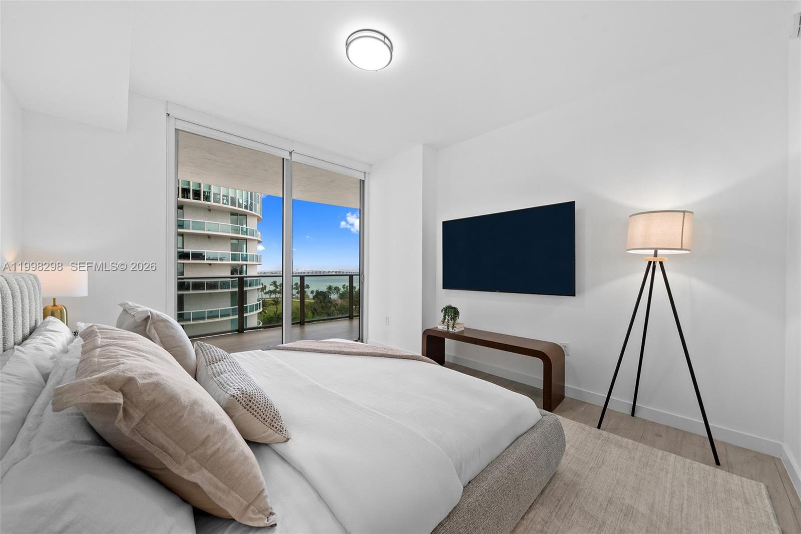 ARIA ON THE BAY CONDO - Residential