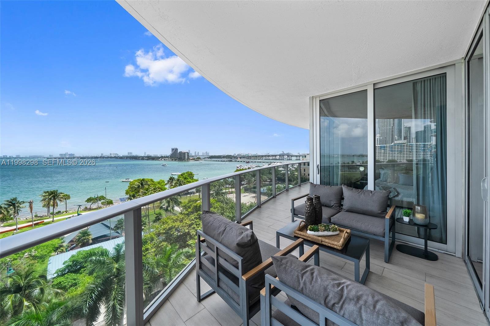 ARIA ON THE BAY CONDO - Residential