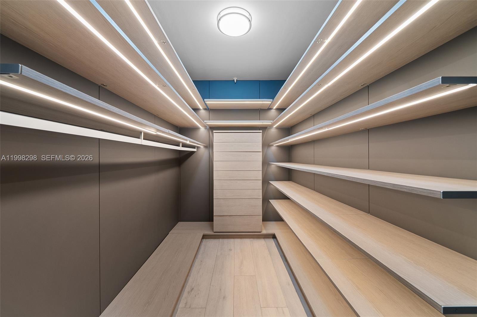 ARIA ON THE BAY CONDO - Residential