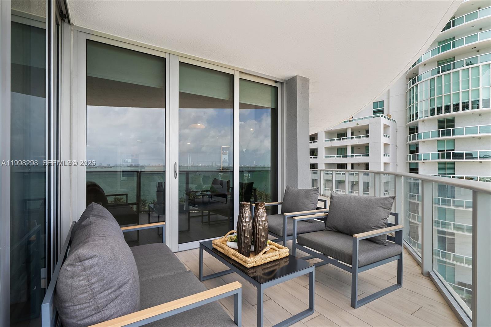 ARIA ON THE BAY CONDO - Residential