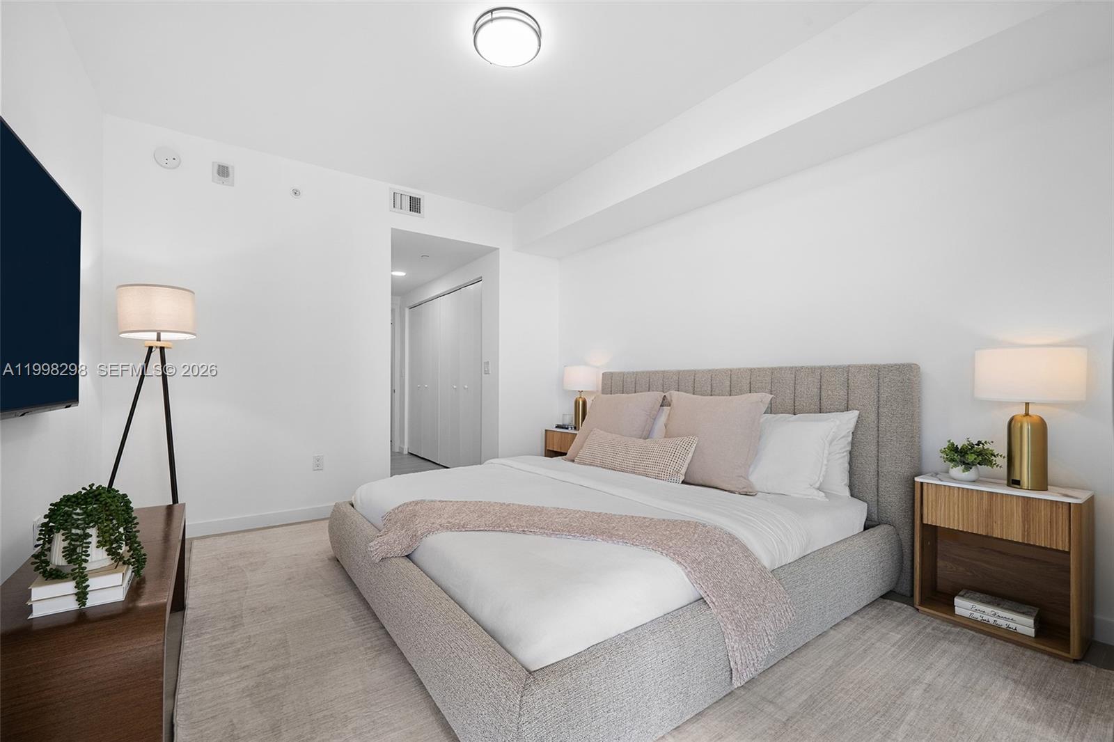 ARIA ON THE BAY CONDO - Residential